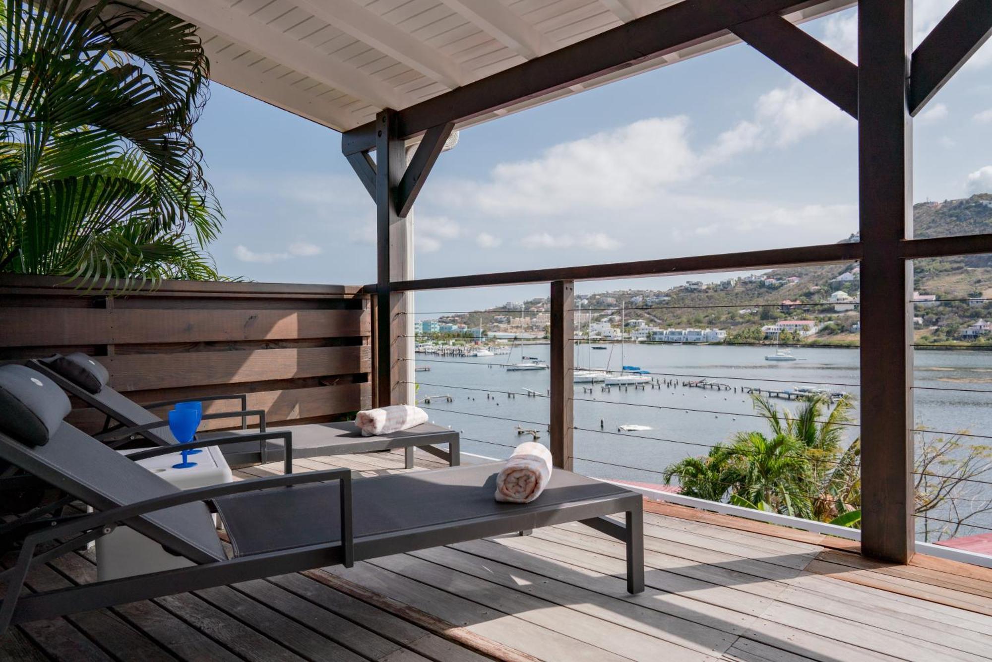 Отель Les Balcons D'Oyster Pond Quarter of Orleans Экстерьер фото